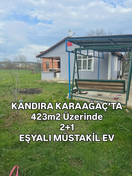 Kocaeli Kandıra Karaağaç’ta Sahile Komşu Satılık 423 m² Bahçeli Full Eşyalı Müstakil Ev